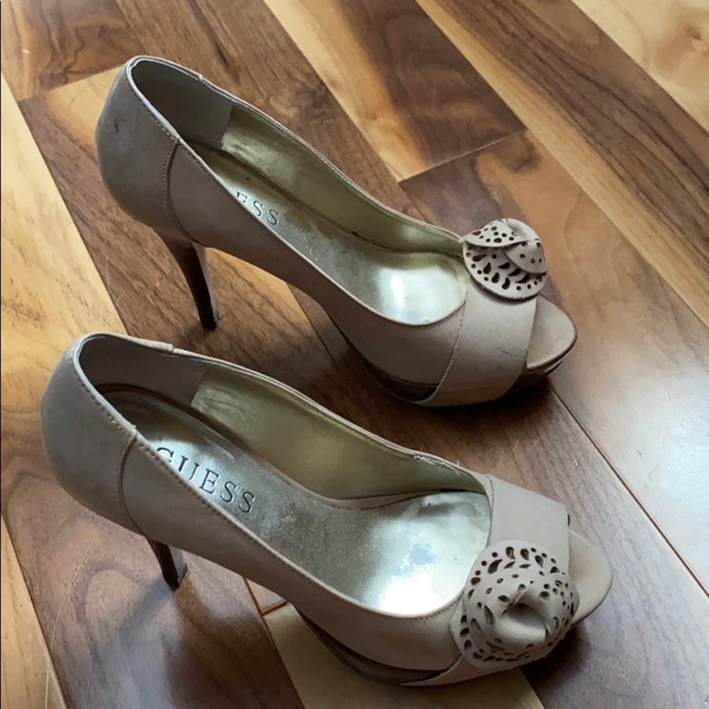 Size 5 platform Guess heels